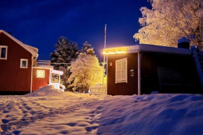 Idyllic vacation home near lake: nature&fireplace, Stöde